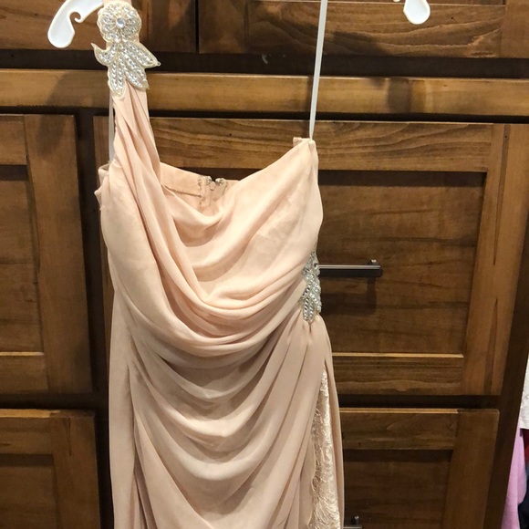 Extremely comfortable occasion dress - Picture 2 of 6